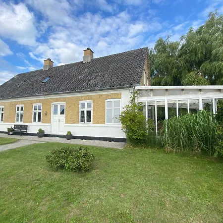 Bed & Breakfast Lindebjerggards *